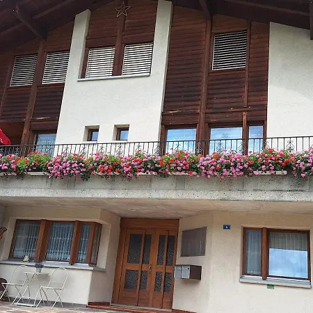 דירה Schoene Mit Aussicht Auf Bergpanorama