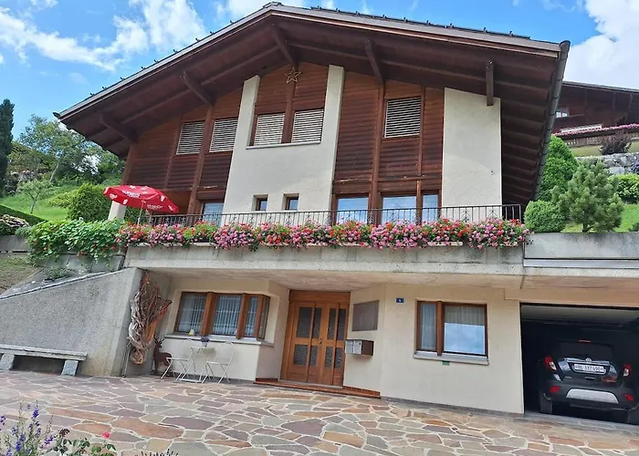 Schoene Mit Aussicht Auf Bergpanorama Apartman